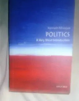 Politics: A Very Short Introduction [Paperback] [Feb 24, 2000] Minogue, Kenneth